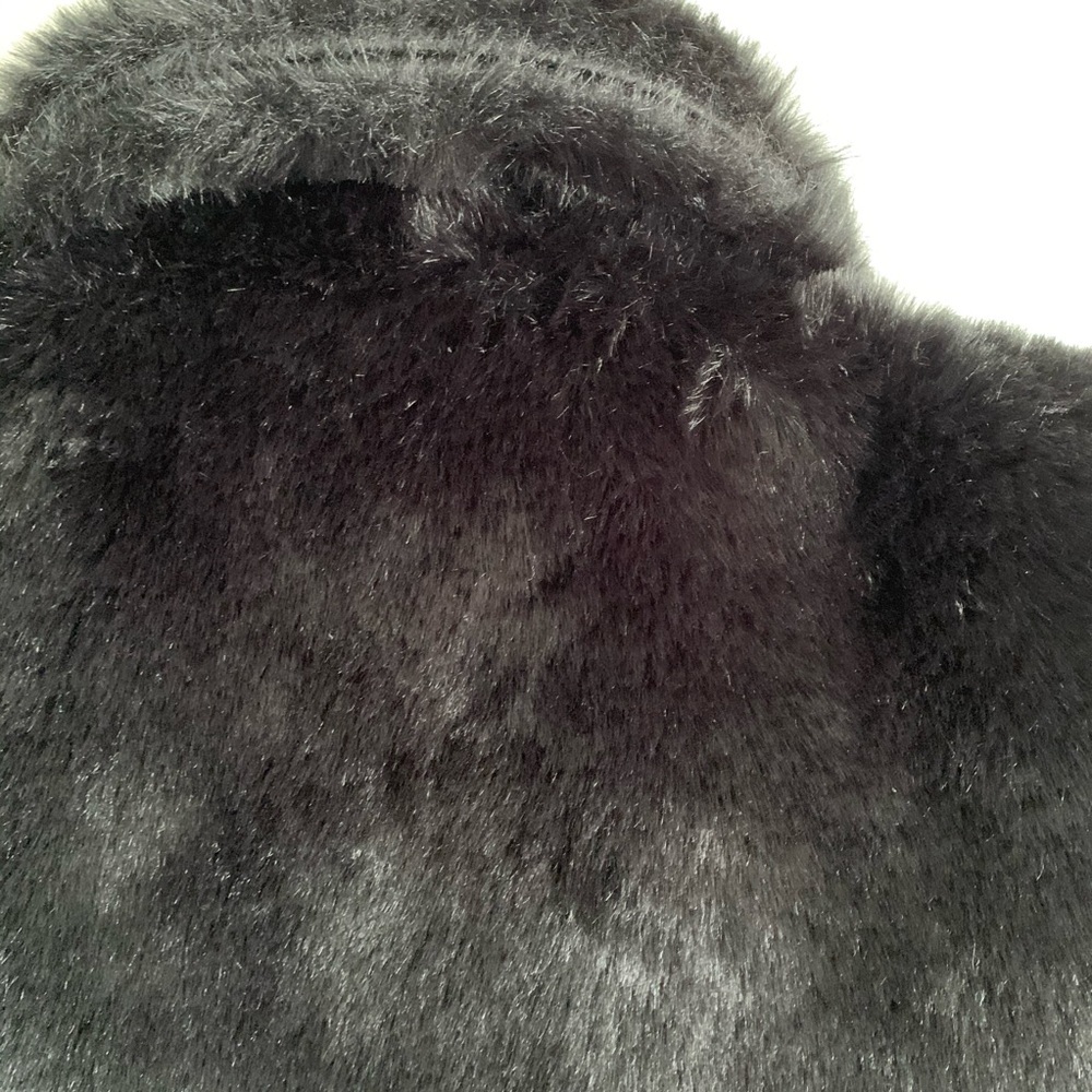 Forever 21 Black Faux Fur Collared Sleeveless Vest Outerwear Classic Mob Wife M - Picture 8 of 12